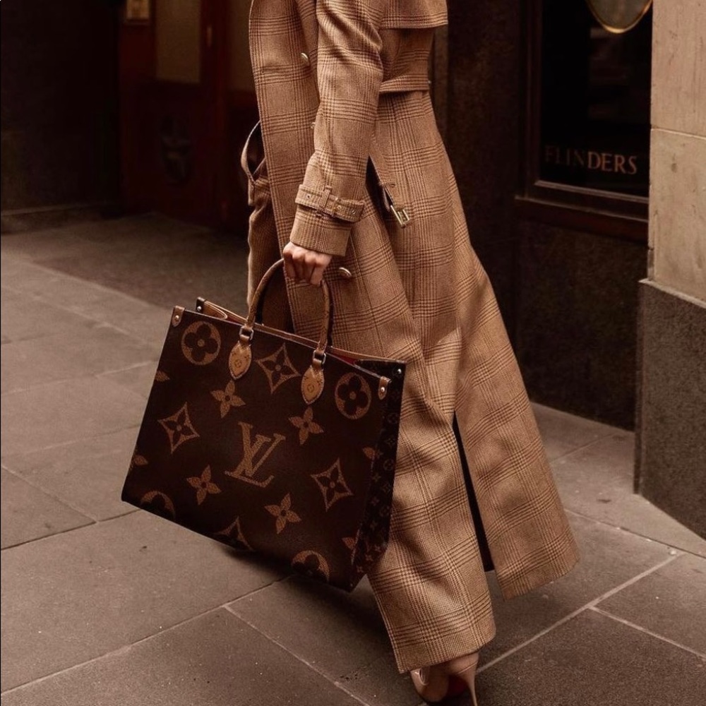 Louis Vuitton ‘On The Go’ Gm Reverse Pattern - image 1